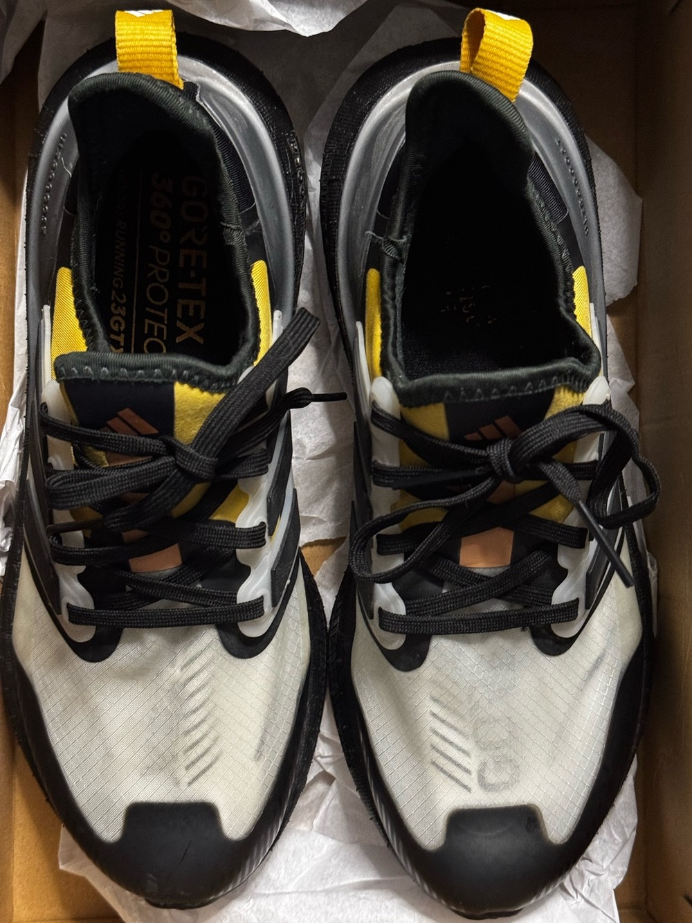 ADIDAS UltraBoost Light GORE-TEX Women’s 7 EUC - Picture 7 of 10